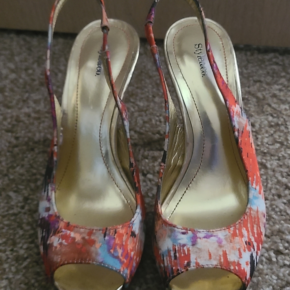 Multicolor heels